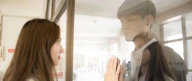 塔罗测：其实我们的青春，都藏在了暗恋里