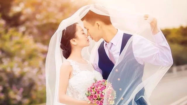 心测塔罗：选一张牌，预测你以后的婚姻 准到哭！